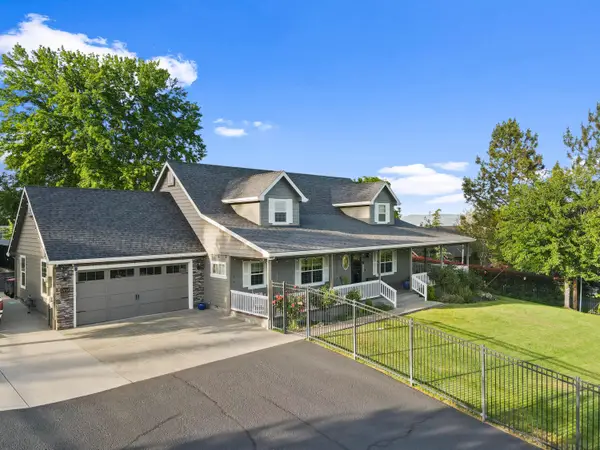 1914 Old Military Road, Central Point, OR 97502