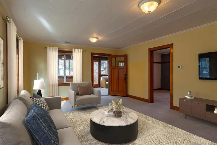 205 E Washington Avenue, Sisters, OR 97759 - #3