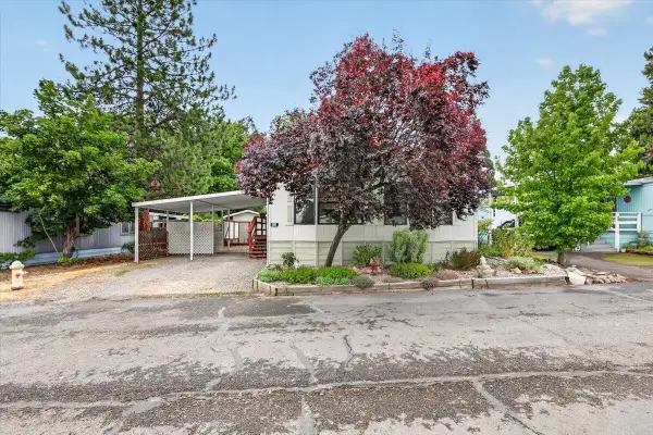 321 Clay Street #SPC 62, Ashland, OR 97520