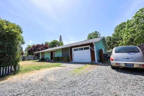 960 Schroeder, Grants Pass, OR 97527