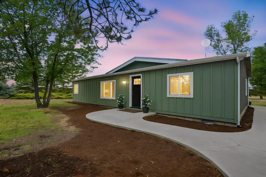 67292 Rabbitbrush Way, Bend, OR 97703 - #2