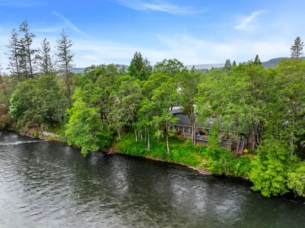 22300 Highway 62, Shady Cove, OR 97539