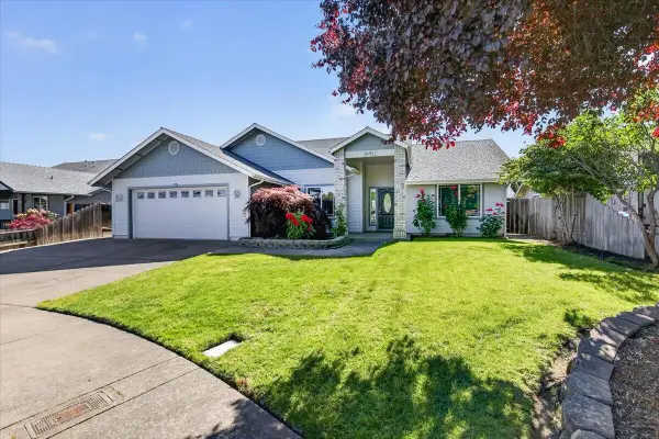 1691 Nunnwood Lane, Grants Pass, OR 97527