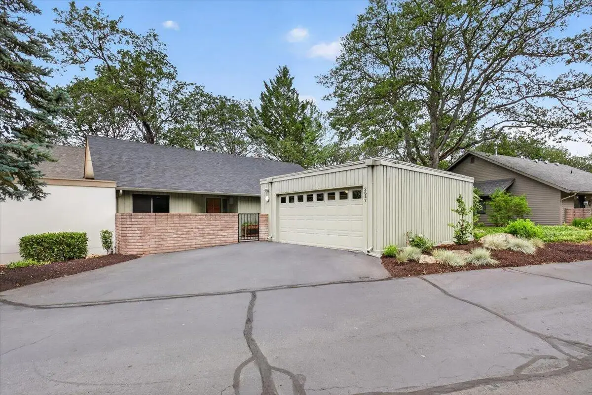 2647 Freedom Way, Medford, OR 97504 - #1