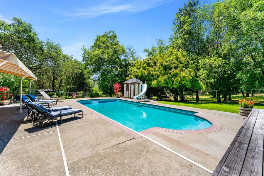 180 Horseshoe Drive, Grants Pass, OR 97526 - #2