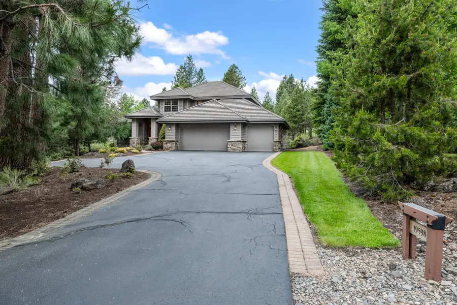 19598 Green Lakes Loop, Bend, OR 97702 - #3