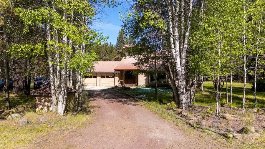 54715 Silver Fox Drive, Bend, OR 97707 - #2