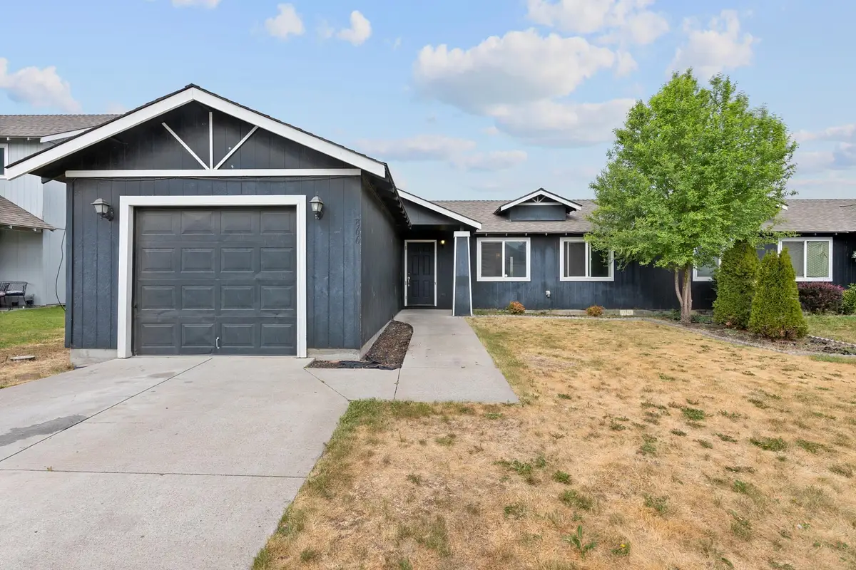 866 SE Kristin Way, Madras, OR 97741 - #1