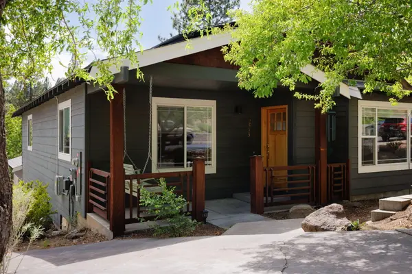 2533 NW Monterey Pines Drive, Bend, OR 97703