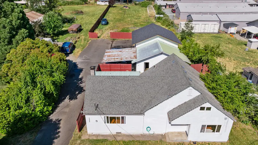 1564 Carnahan Drive, Grants Pass, OR 97527 - #3
