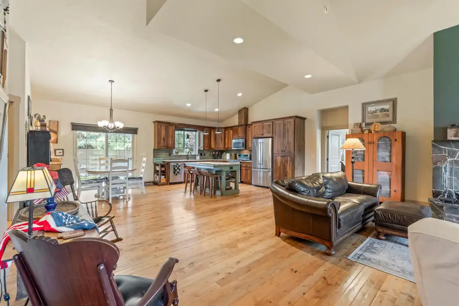 210 NW Saddle Ridge Loop, Prineville, OR 97754 - #3