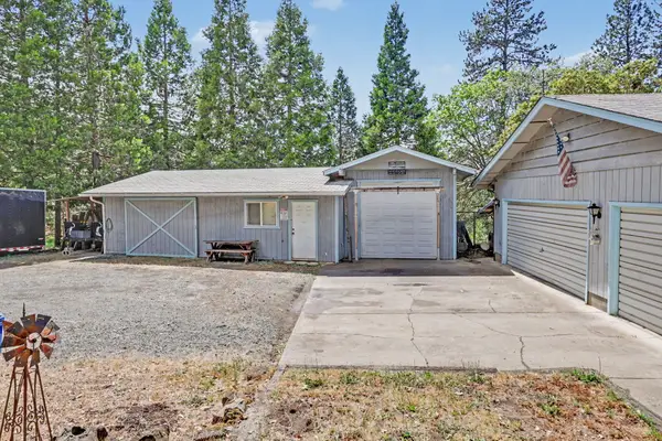 758 Summit Loop, Grants Pass, OR 97527