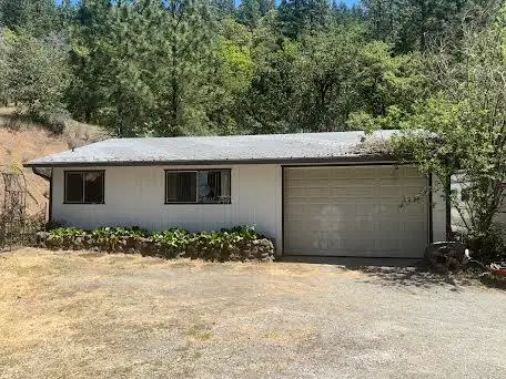 705 Hyde Park Road, Grants Pass, OR 97527 - #3