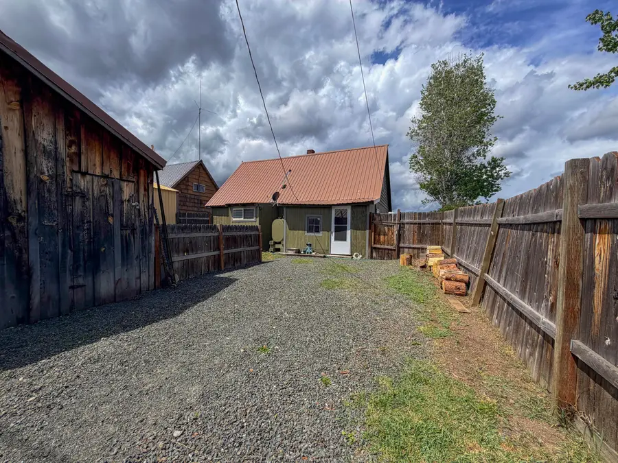 312 Park Avenue, Seneca, OR 97873 - #2