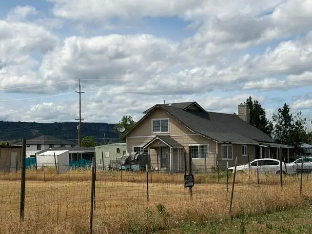 7465 Table Rock Terrace, Central Point, OR 97502 - #3