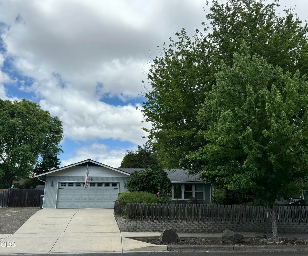 449 Teakwood Drive, Eagle Point, OR 97524 - #1