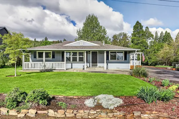 2076 Magnolia Avenue, Medford, OR 97501