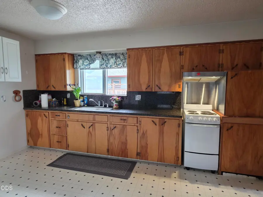 1716 SW K Street, Grants Pass, OR 97526 - #3