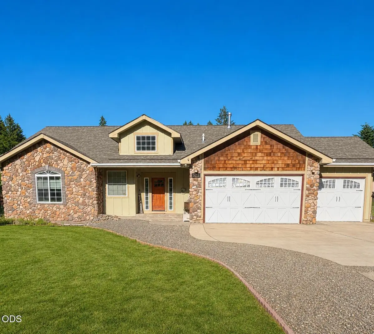 523 E Forks, Cave Junction, OR 97523 - #1