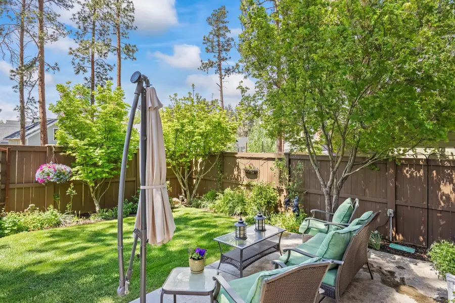 1094 E Horse Back Trail, Sisters, OR 97759 - #2