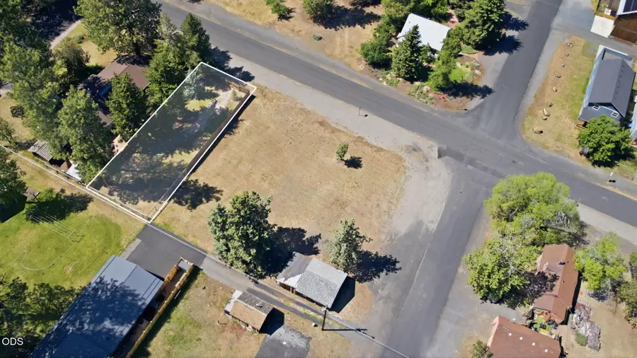 243 E Jefferson Avenue, Sisters, OR 97759 - #3