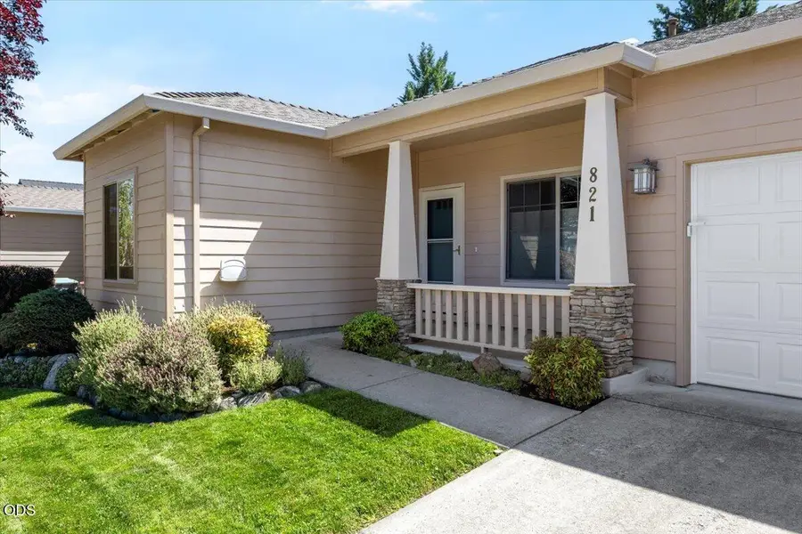 821 Isherwood Drive, Central Point, OR 97502 - #3