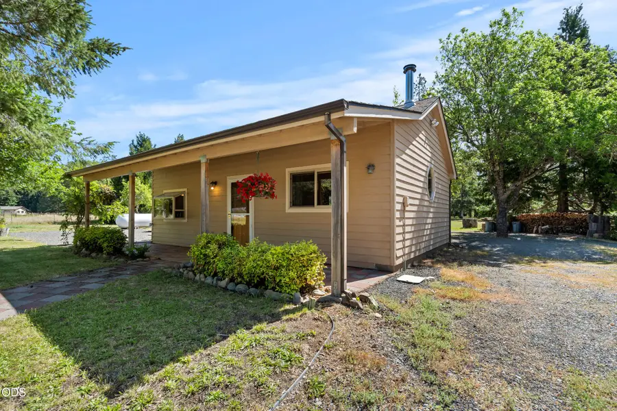 225 Hummingbird Road, Cave Junction, OR 97523 - #2