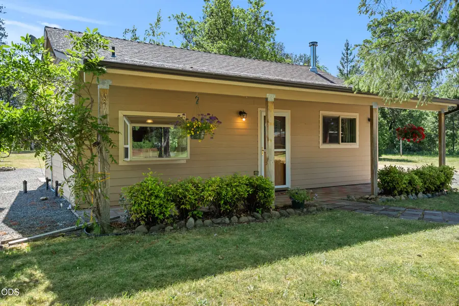 225 Hummingbird Road, Cave Junction, OR 97523 - #3