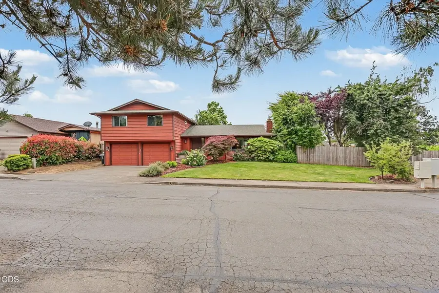 962 NE 11th Street, Grants Pass, OR 97526 - #2