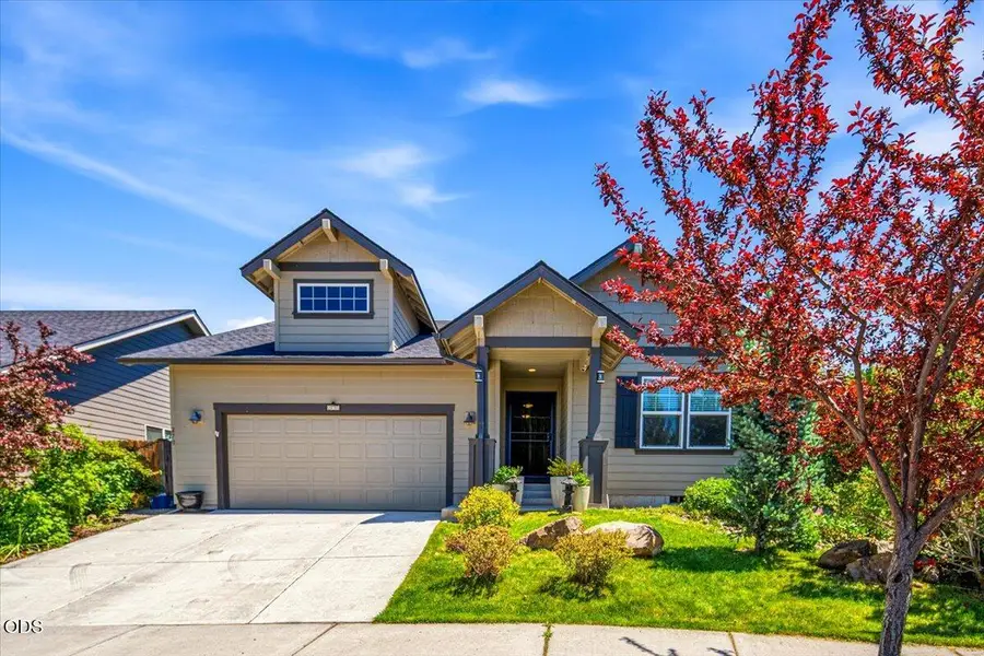 270 NW 33rd Street, Redmond, OR 97756 - #3