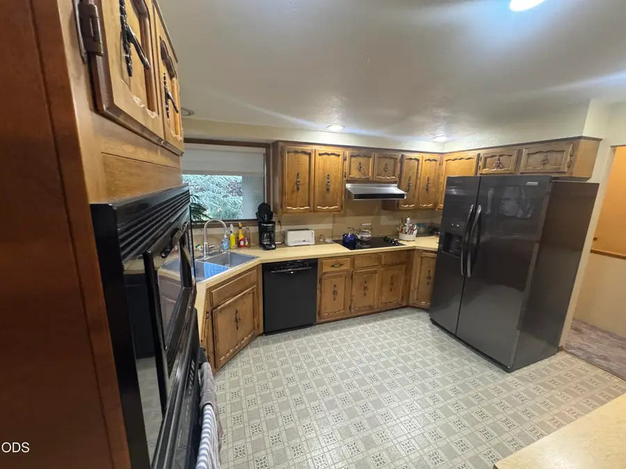 2080 Terrace Avenue, Klamath Falls, OR 97601 - #3