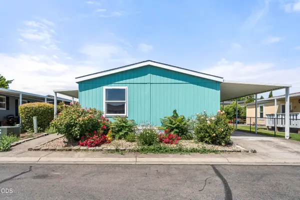 1570 S Peach Street #SPC 23, Medford, OR 97501