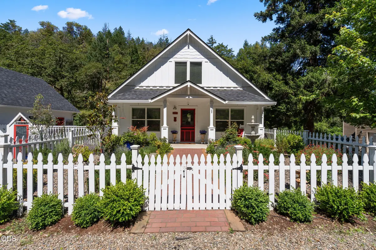 1120 S 3rd Street, Jacksonville, OR 97530 - #1