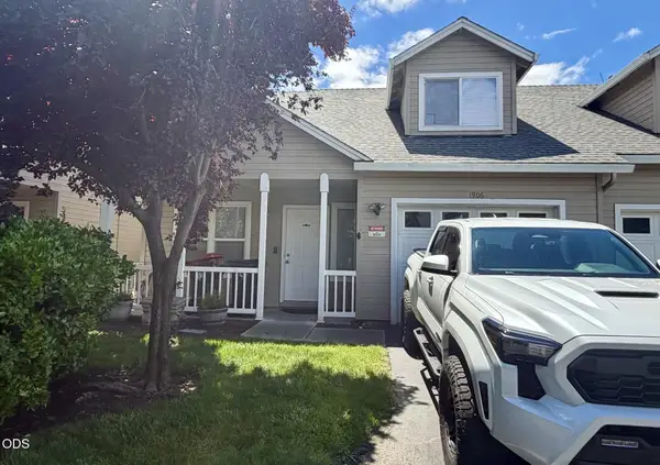 1906 Pebble Way, Medford, OR 97504