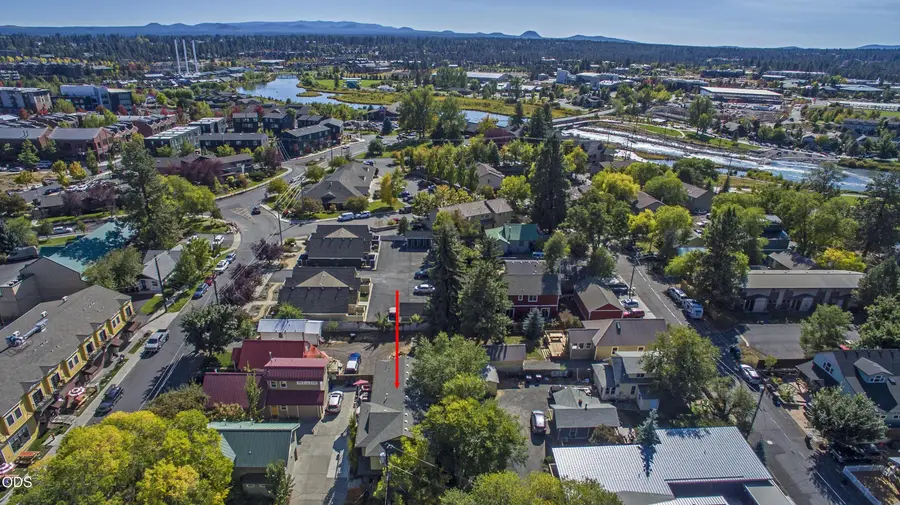 909 NW Delaware Avenue, Bend, OR 97703 - #2