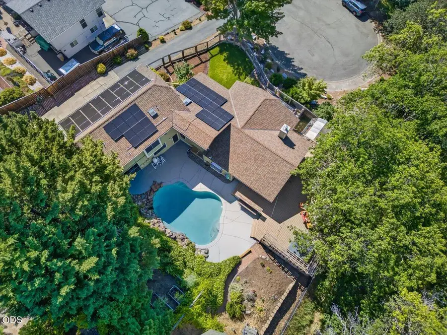 1748 NW Crescent Drive, Grants Pass, OR 97526 - #3