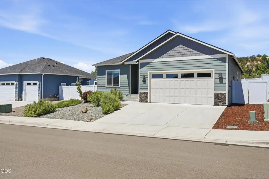 1731 Luxor Lane, Medford, OR 97504 - #3
