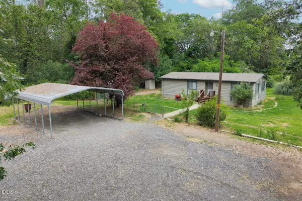 2812 Hartley Lane, Grants Pass, OR 97527