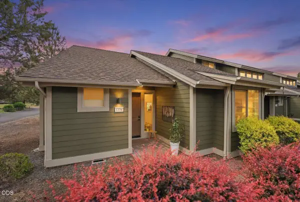 1354 Highland View Loop, Redmond, OR 97756
