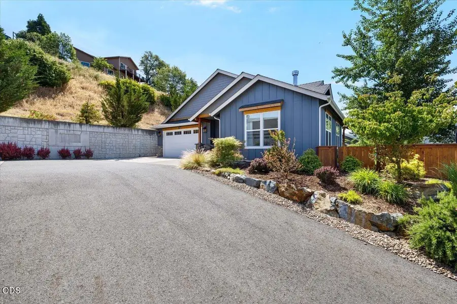 2391 Robertson Crest, Grants Pass, OR 97527 - #3