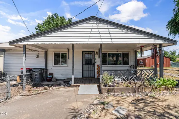 2574 Howard Avenue, Medford, OR 97501