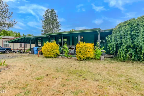 20 Brophy Way #3, Shady Cove, OR 97539