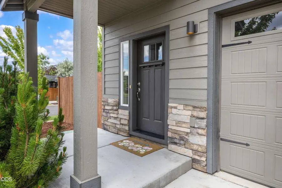21154 Darnel Avenue, Bend, OR 97702 - #3