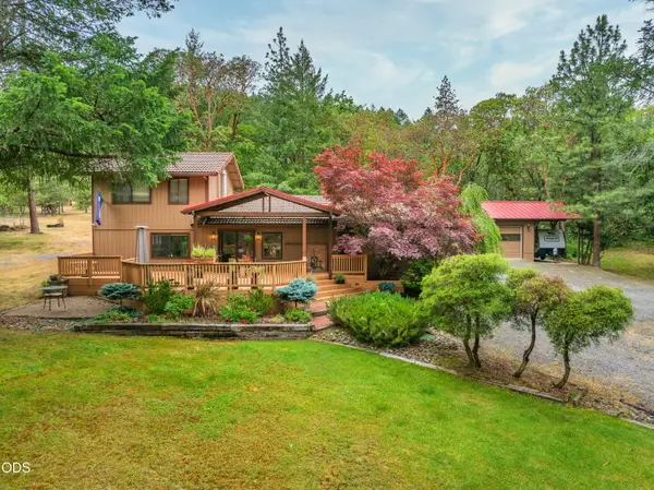 5003 Rogue River, Eagle Point, OR 97524