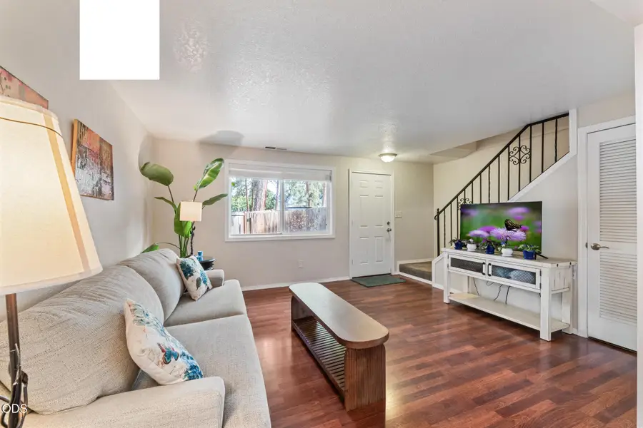 600 W 1st Street #8, Phoenix, OR 97535 - #3