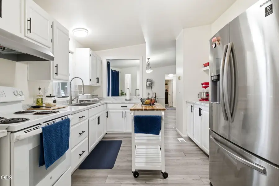 733 Mindy Sue, Medford, OR 97501 - #3