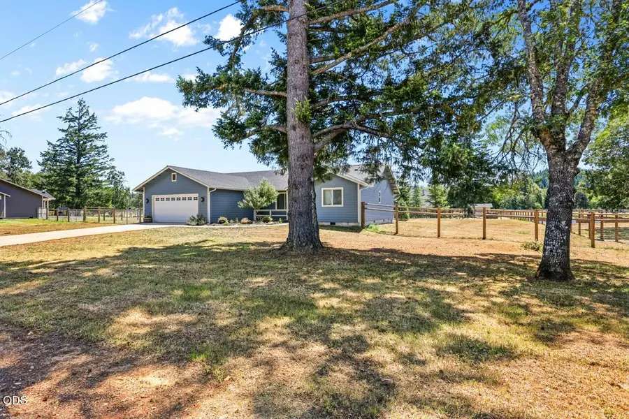 531 Schumacher Street, Cave Junction, OR 97523 - #3