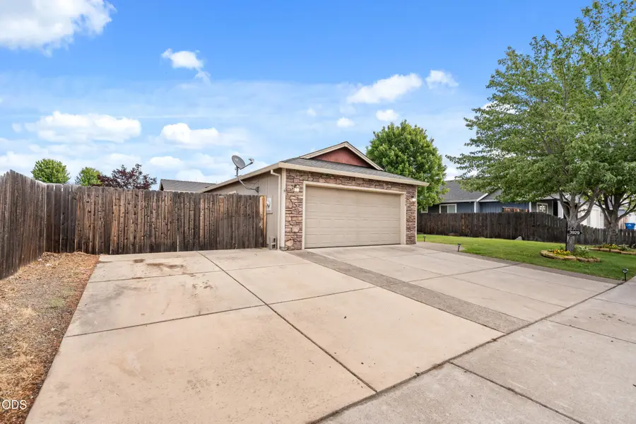 3929 Connor Drive, White City, OR 97503 - #2