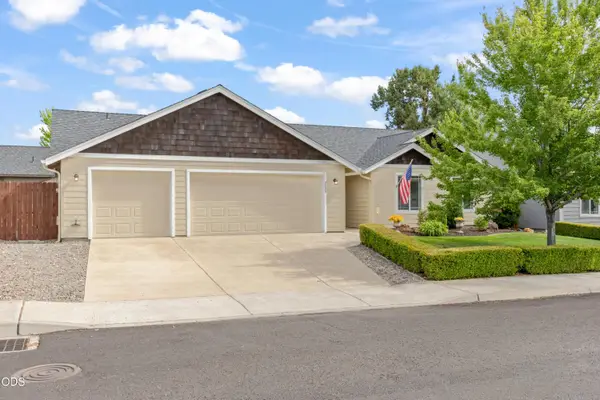 2035 NW Kilnwood Lane, Redmond, OR 97756