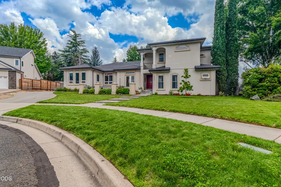2401 Fox Run, Medford, OR 97504 - #2